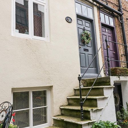 Robins Nest Apartment Whitby Bagian luar foto