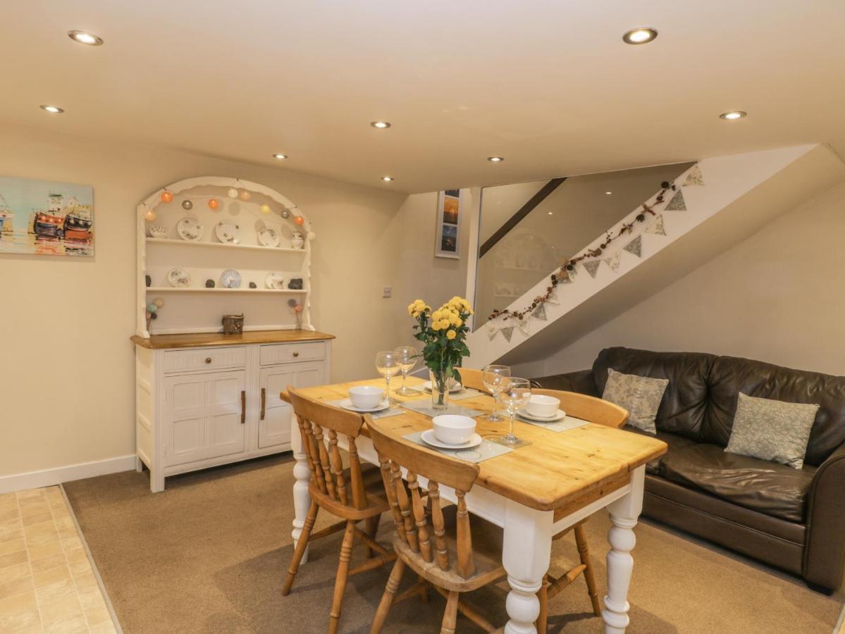 Robins Nest Apartment Whitby Bagian luar foto