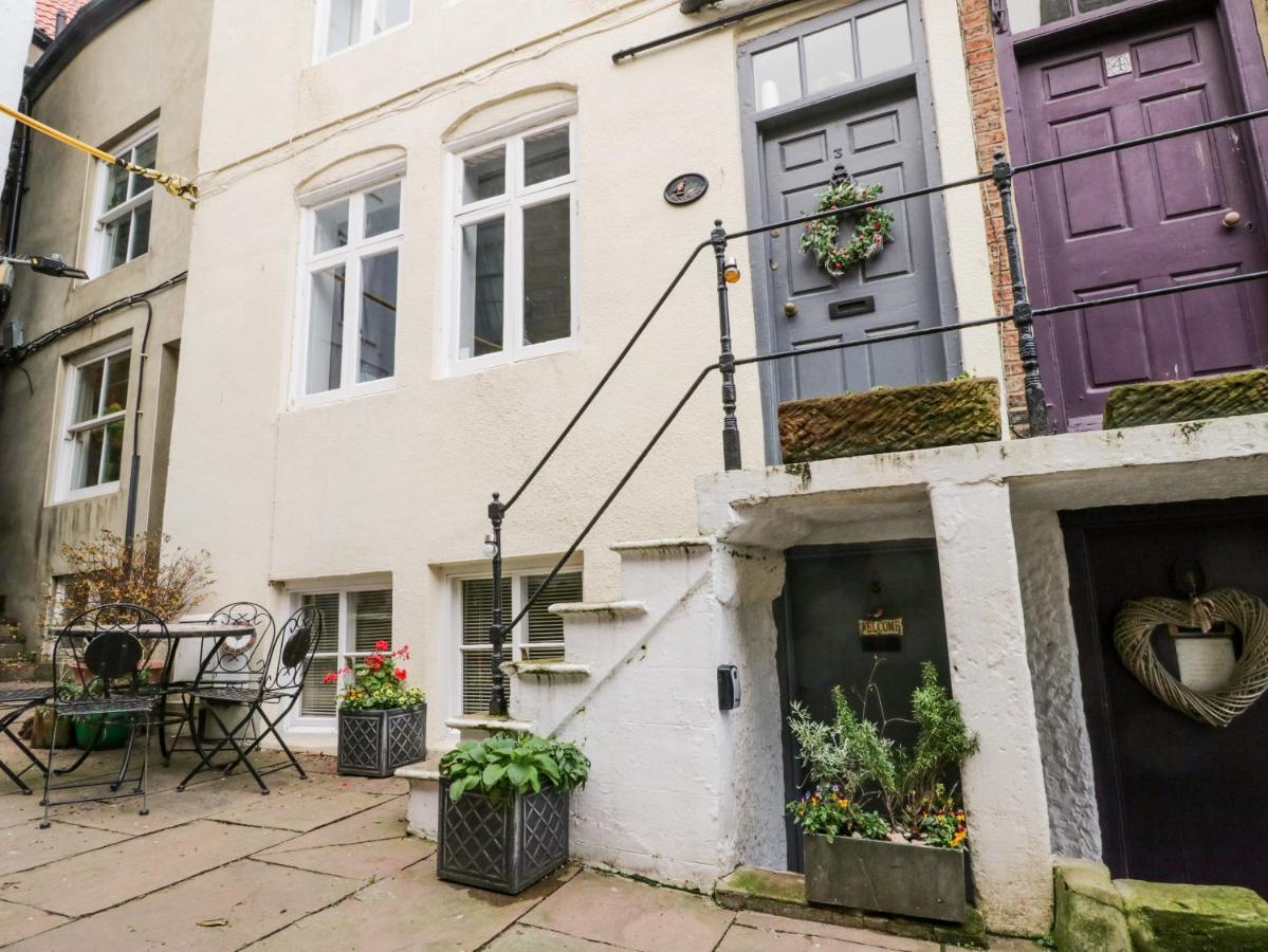 Robins Nest Apartment Whitby Bagian luar foto