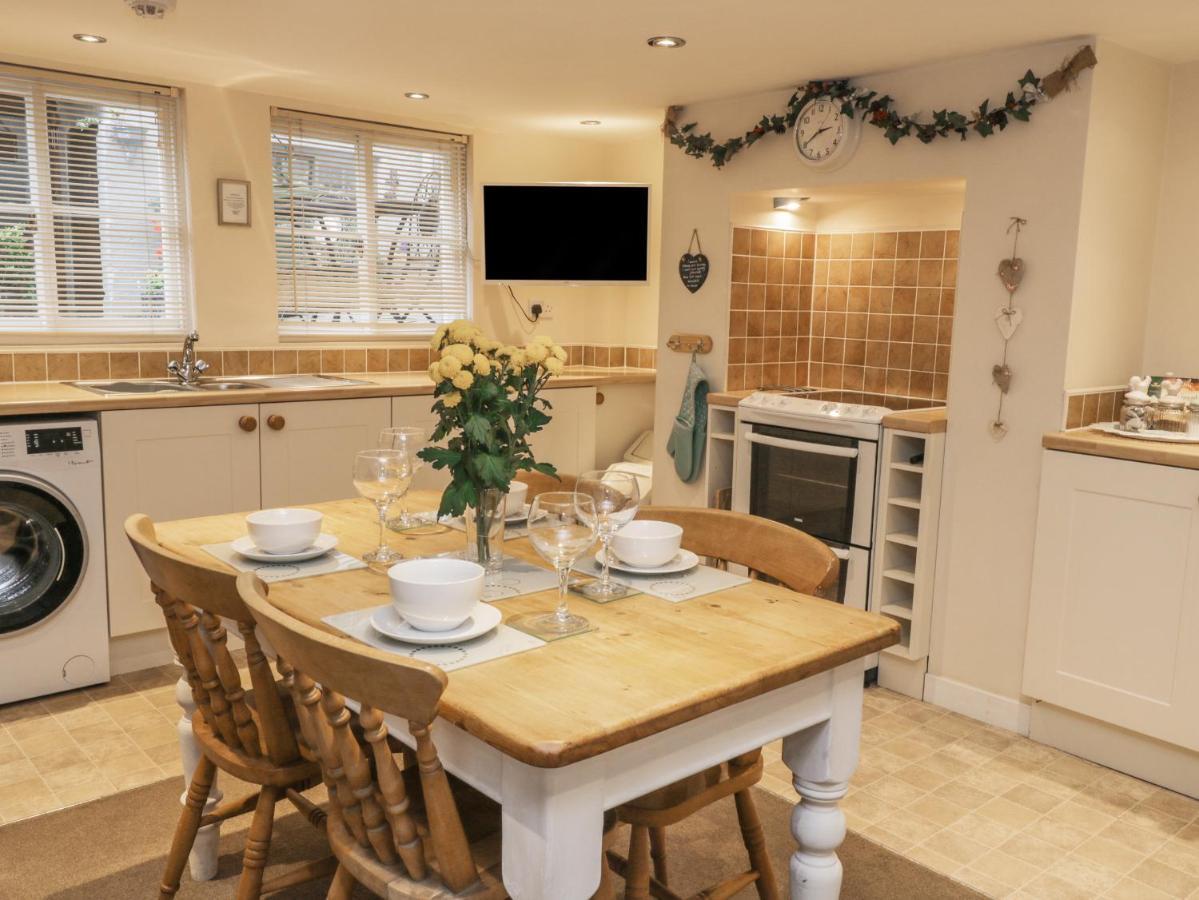 Robins Nest Apartment Whitby Bagian luar foto