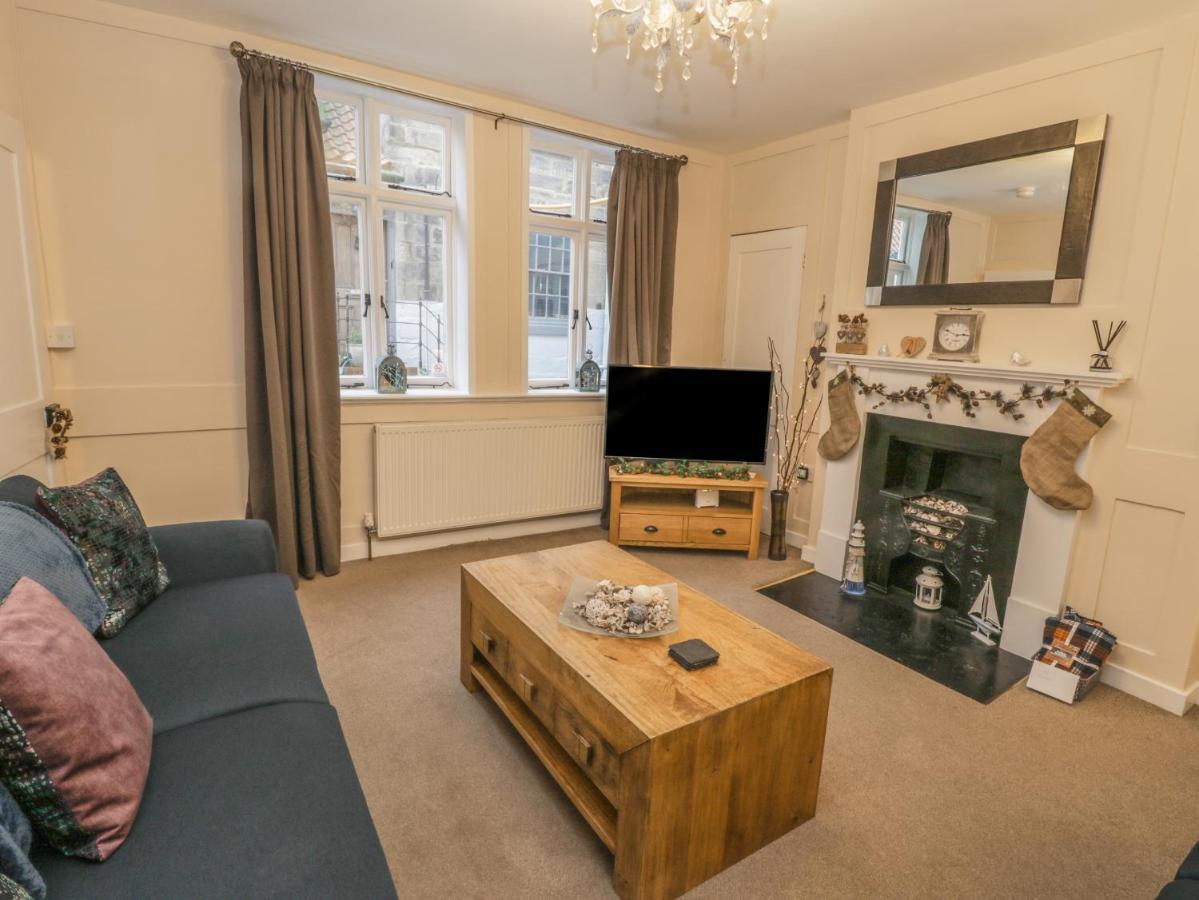 Robins Nest Apartment Whitby Bagian luar foto