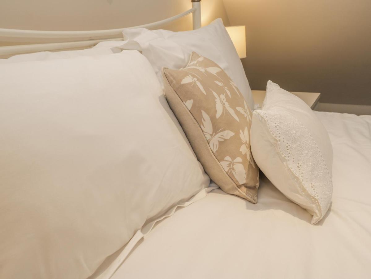 Robins Nest Apartment Whitby Bagian luar foto